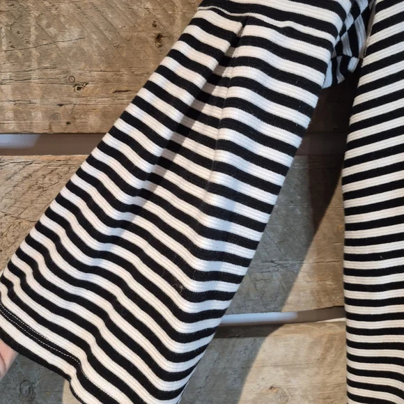 Chic Striped Long Sleeve Women's Top - Picture 3 of 7